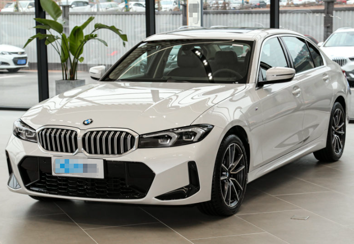 BMW 3 Series 2023 Baoma320i-2.0T-A/MTRWDMYundongtaozhuang(China VI) - Image 1