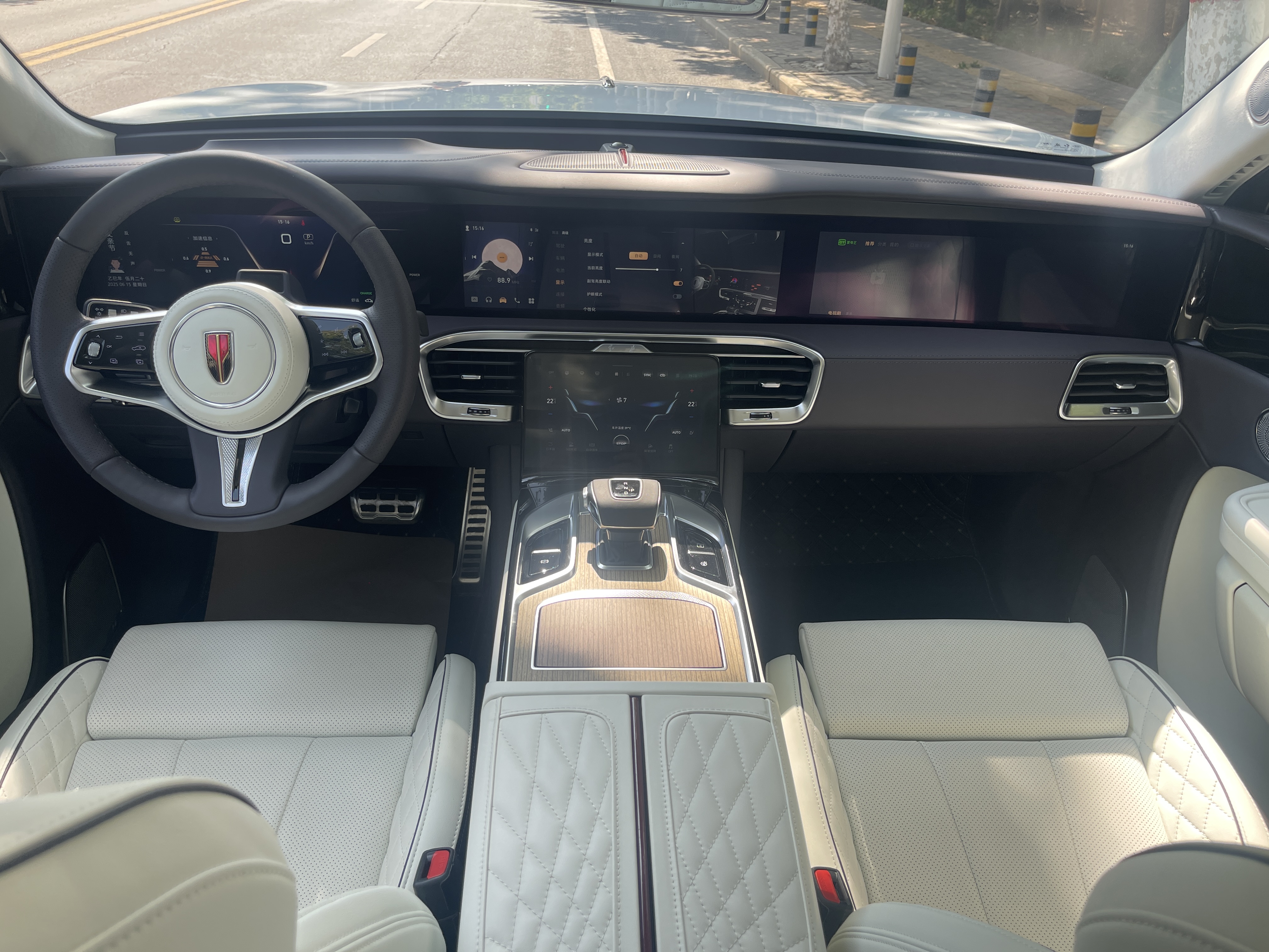 红旗 E-HS9 2022款 四驱660km旗领版4座纯电动 thumbnail 5