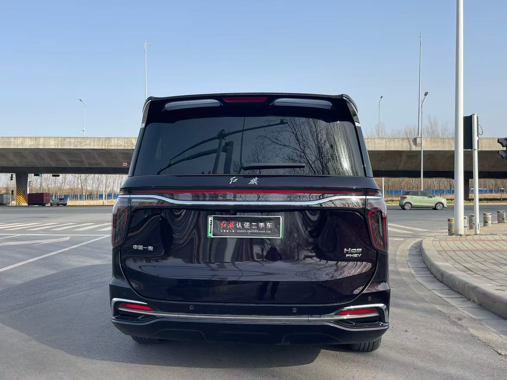 Hongqi HQ9 PHEV 2024 2.0T-DHT4WDLuxury Edition7-SeaterPHEV(China VI) thumbnail 11