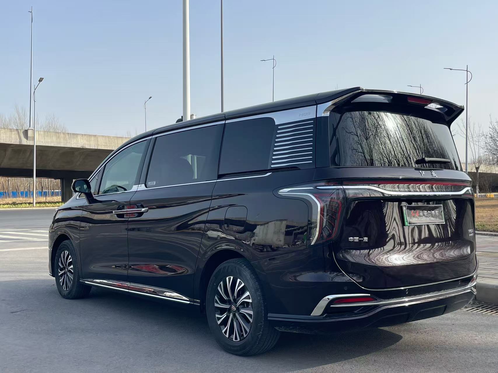 Hongqi HQ9 PHEV 2024 2.0T-DHT4WDLuxury Edition7-SeaterPHEV(China VI) thumbnail 10