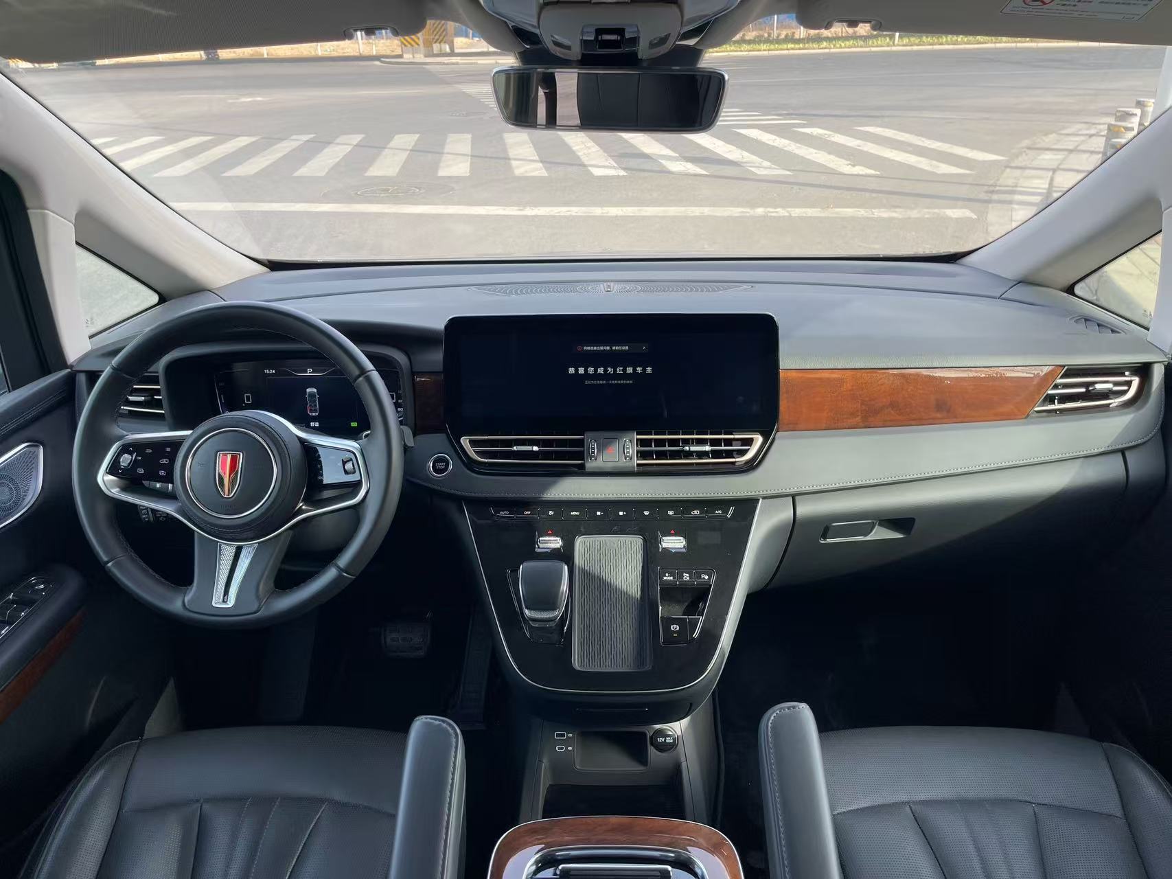 Hongqi HQ9 PHEV 2024 2.0T-DHT4WDLuxury Edition7-SeaterPHEV(China VI) thumbnail 6