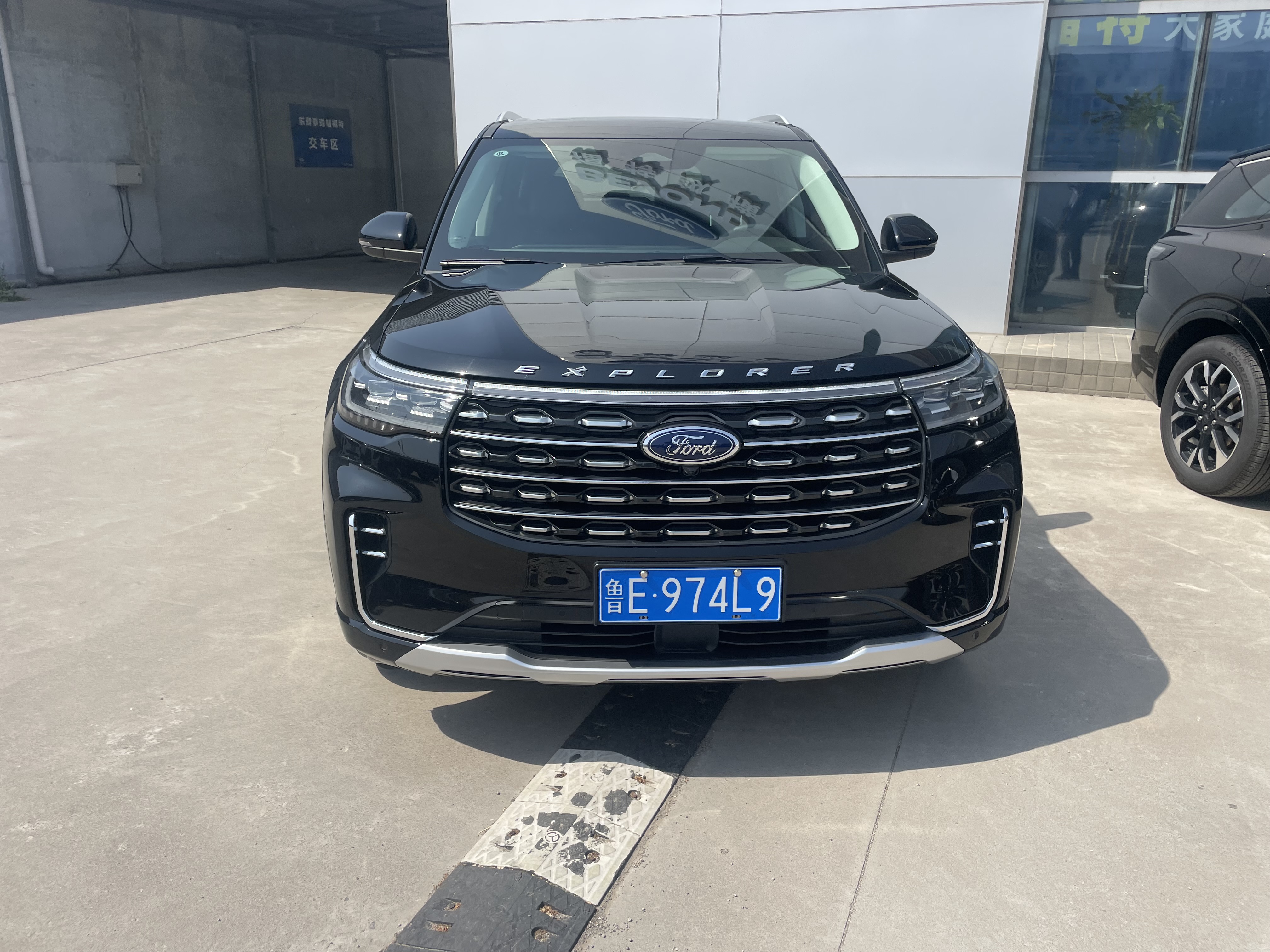 Ford Tanxianzhe 2024 2.3T-AT4WDEcoBoostTaijinEdition7-Seater(China VI) thumbnail 2
