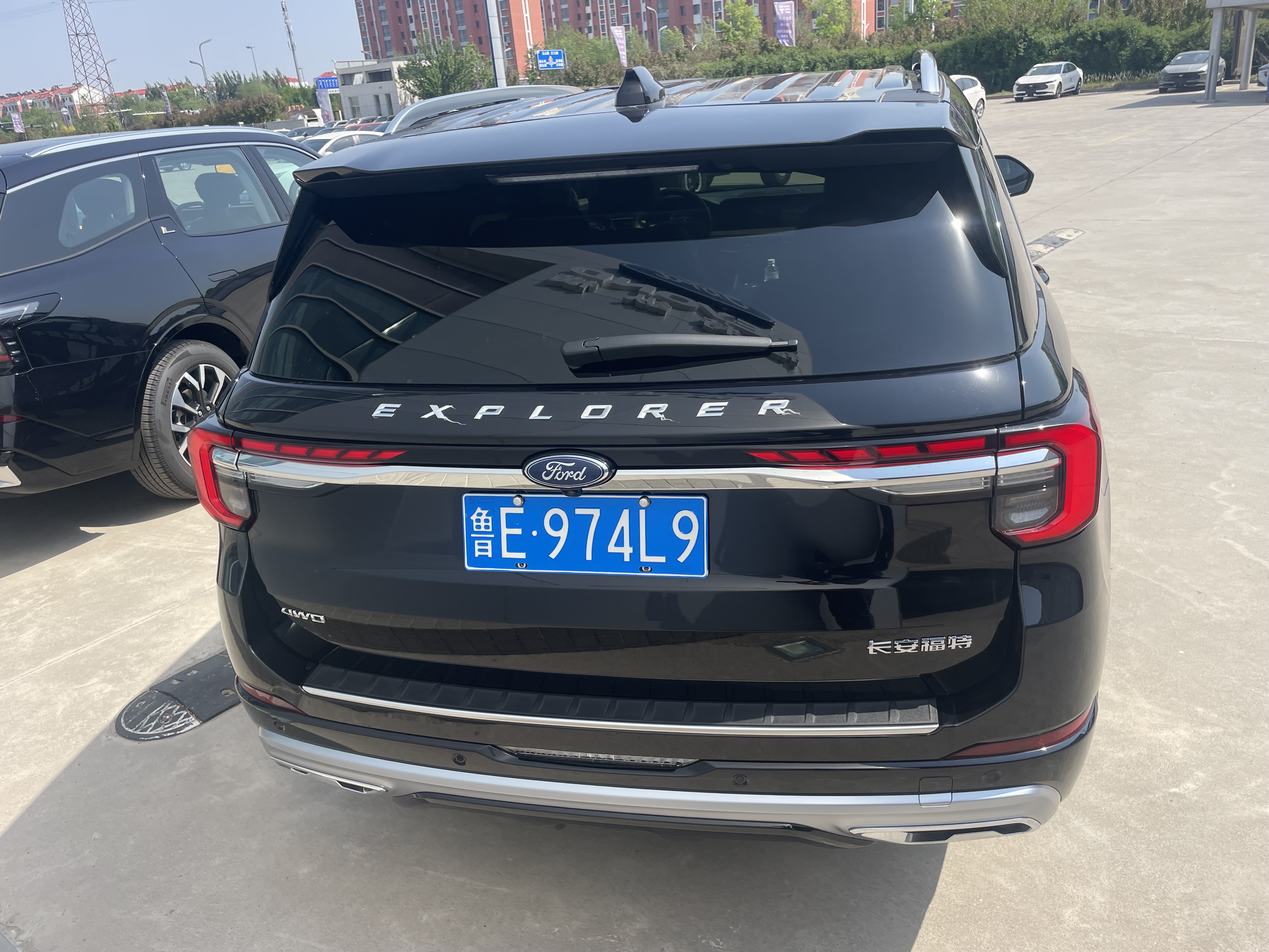 Ford Tanxianzhe 2024 2.3T-AT4WDEcoBoostTaijinEdition7-Seater(China VI) thumbnail 4