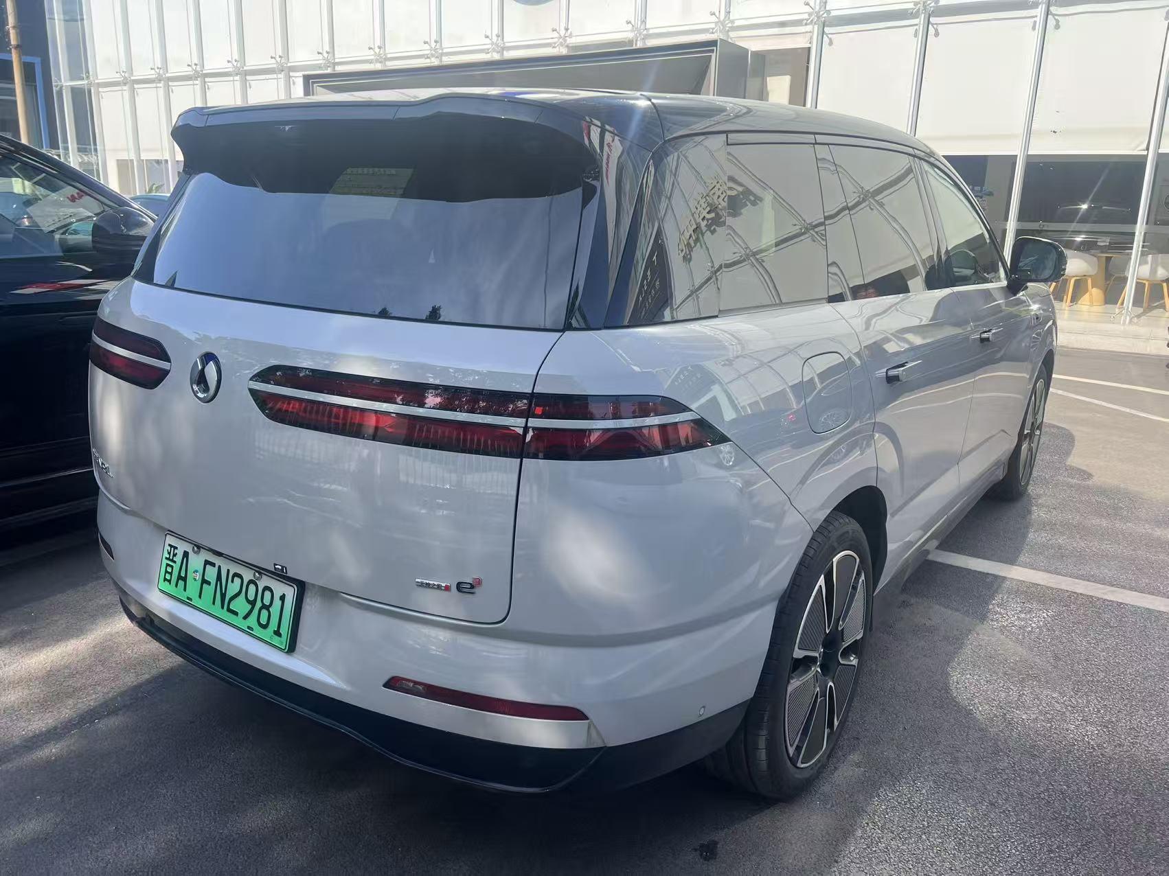 Denza N8L 2025 2.0T-E-CVT4WDFlagshipPHEV(China VI) thumbnail 2