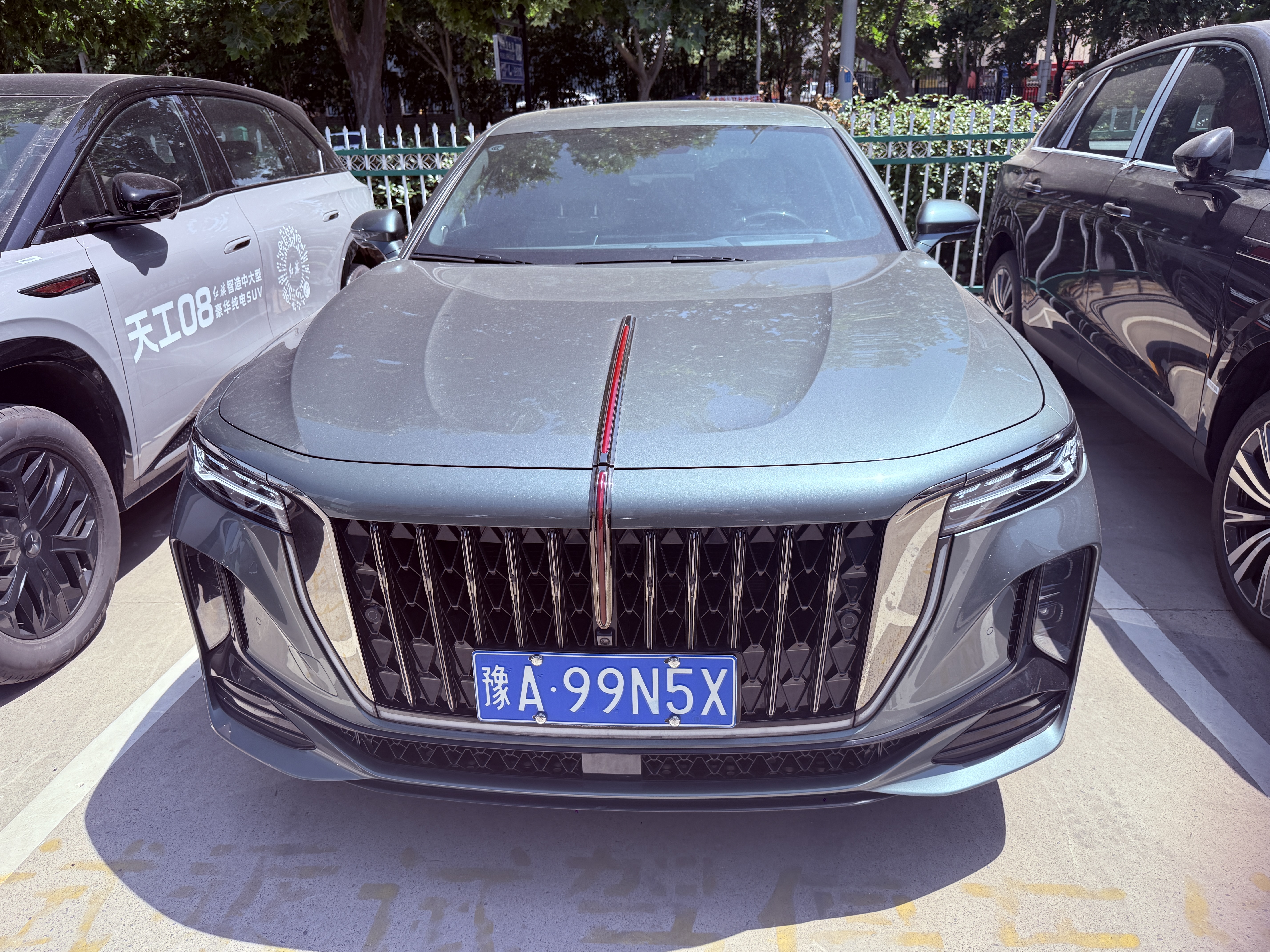 Hongqi H9 2025 2.0T-A/MTQixianghaohuashangwuEdition48VQinghun(China VI) thumbnail 2