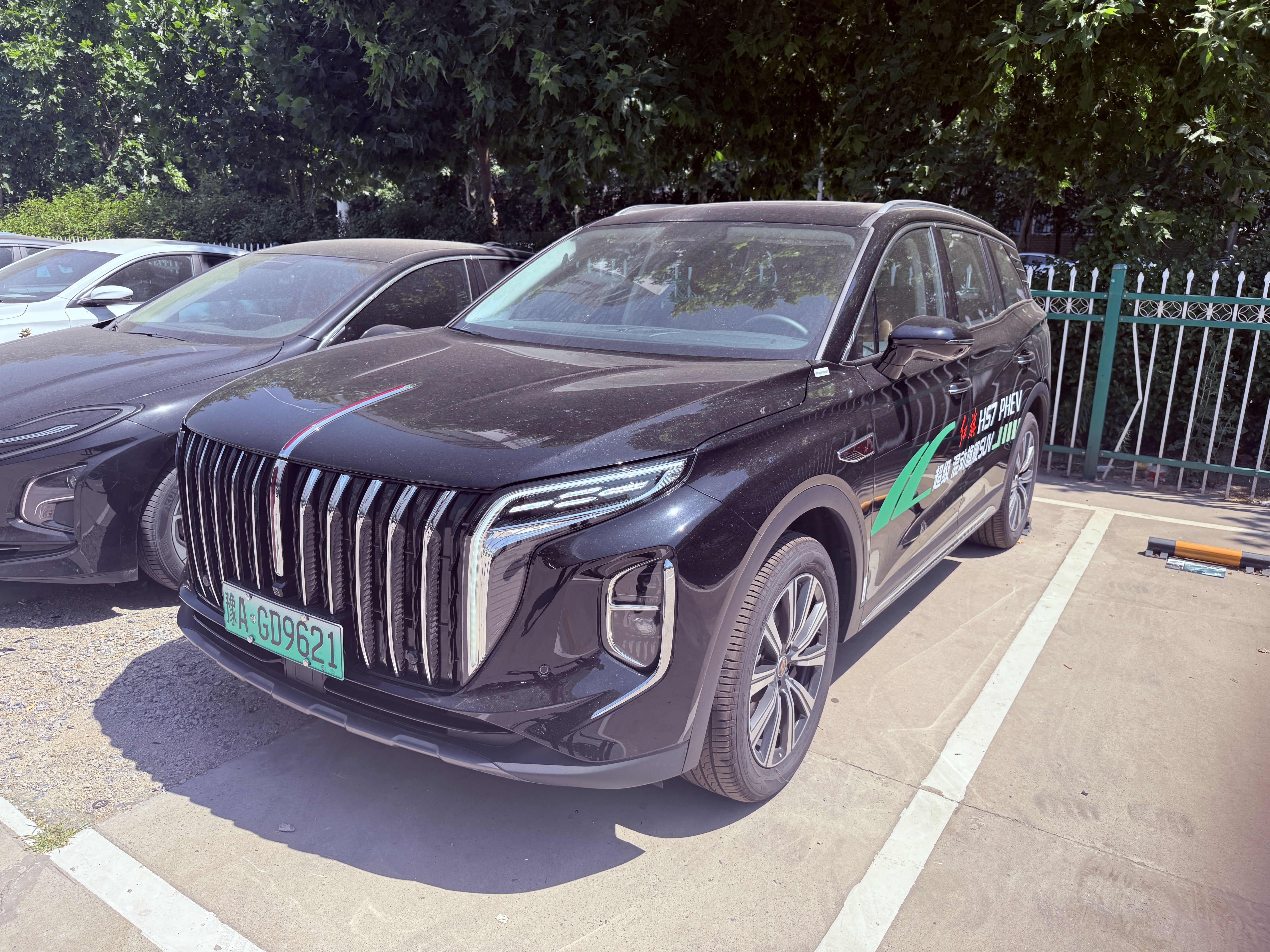Hongqi HS7 PHEV 2025 2.0T-DHT4WDFaceliftQilingEdition6-SeaterPHEV(China VI) - Image 1