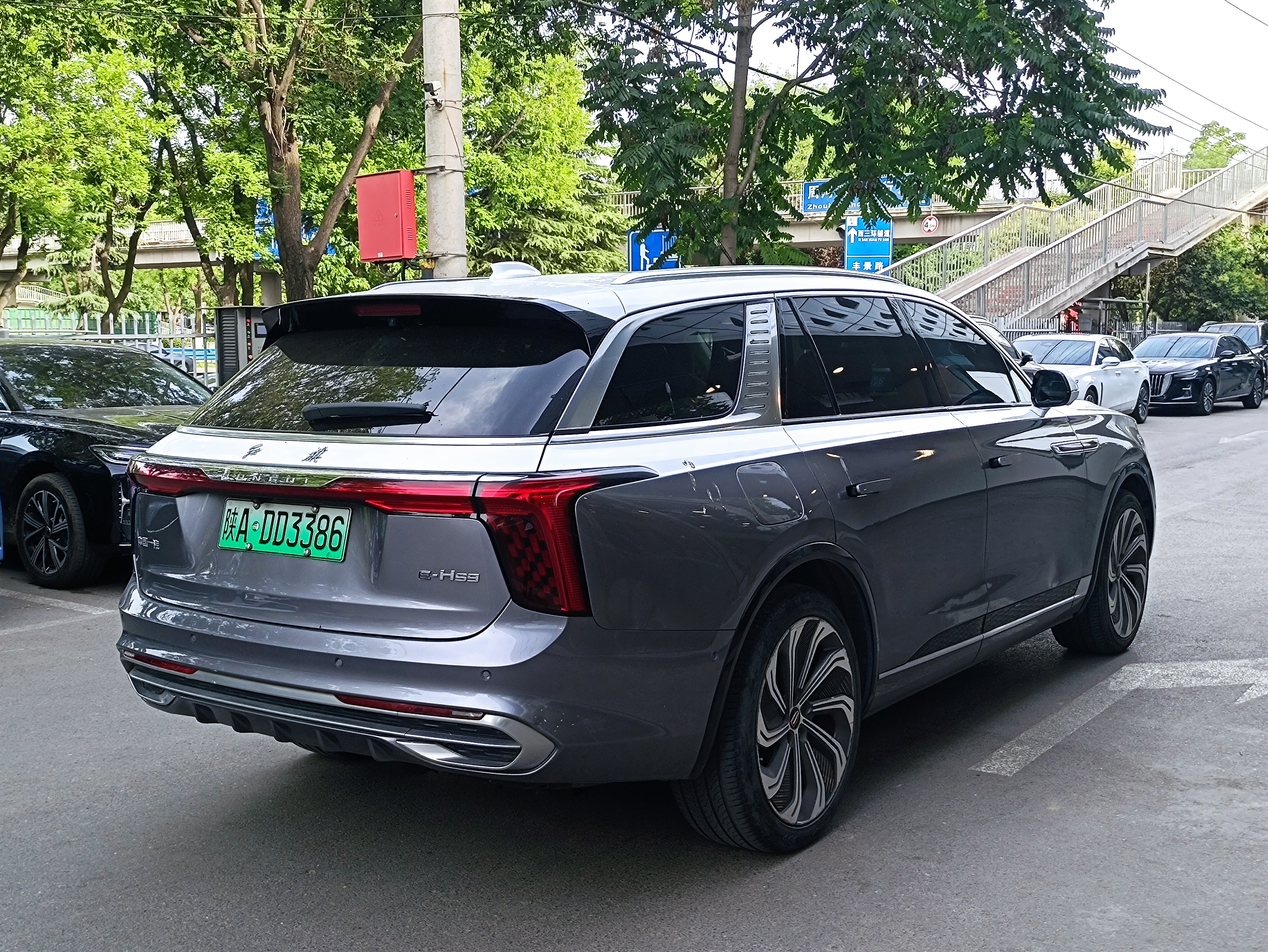 Hongqi E-HS9 2021 4WDQi·Ling4-SeaterPure Electric thumbnail 4
