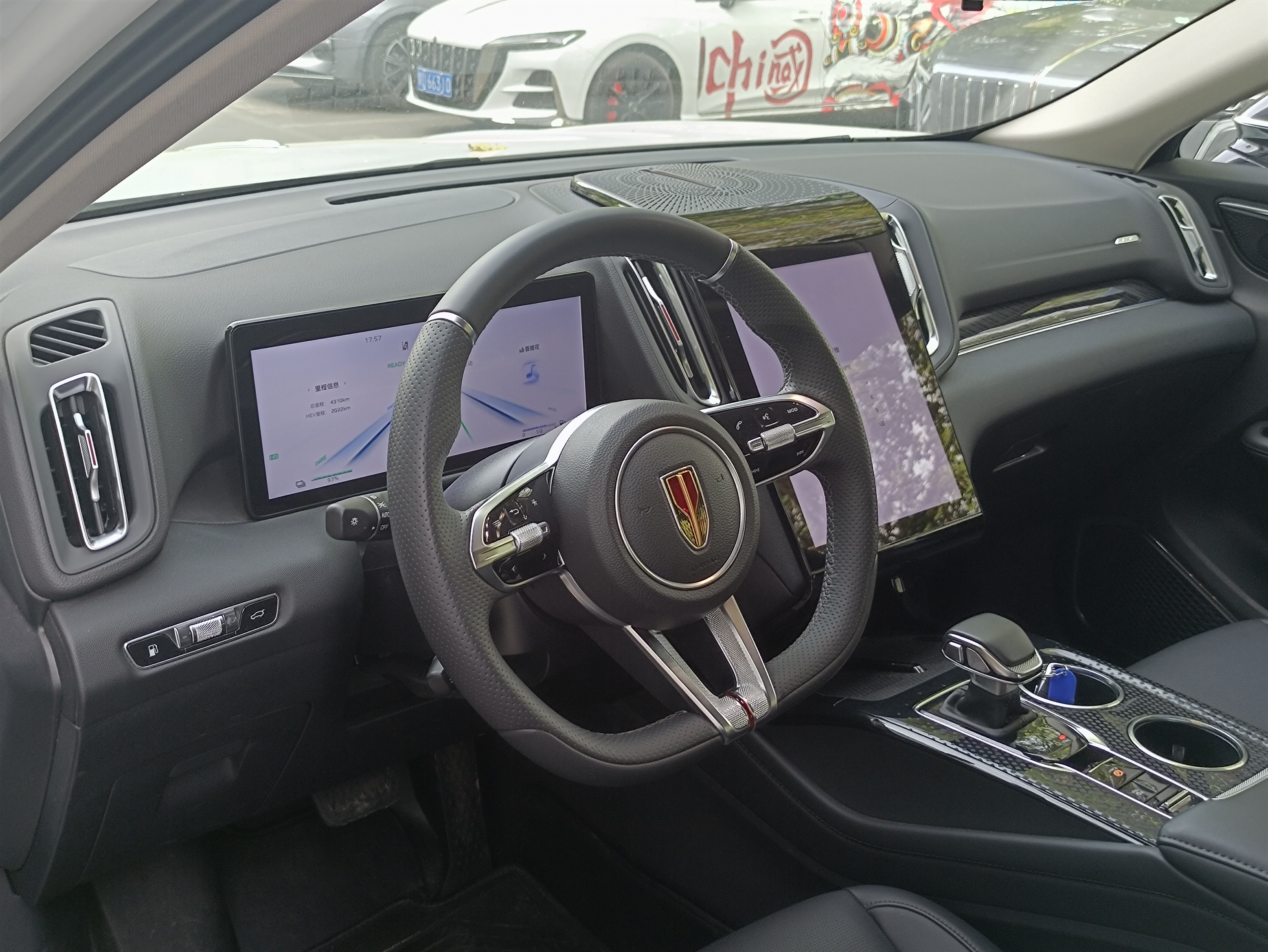 Hongqi HS3 PHEV 2025 1.5T-DHTFWD125kmJinwei200WanliangAnniversaryPHEV(China VI) thumbnail 2
