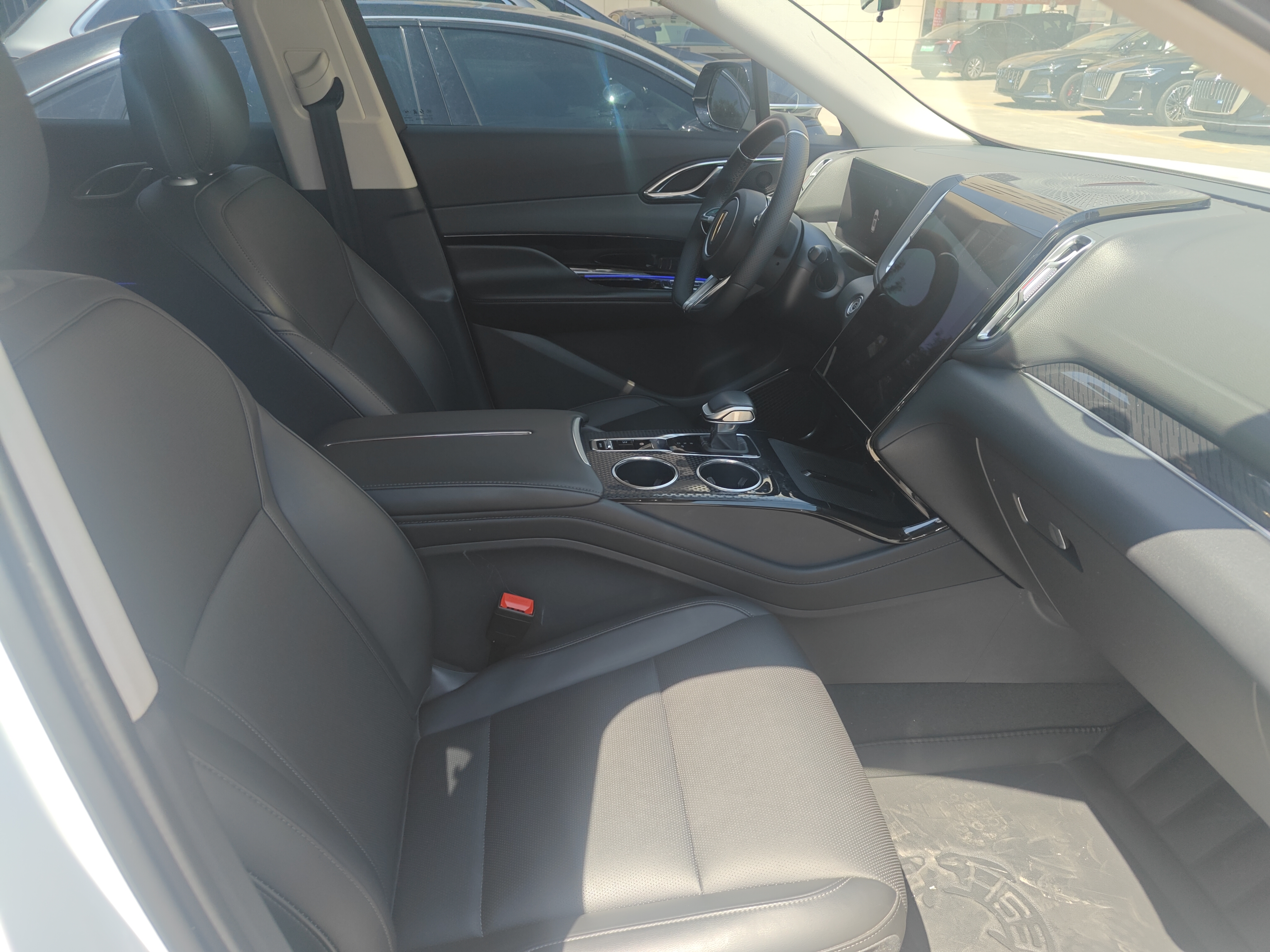 Hongqi HS3 PHEV 2024 1.5T-A/MTDCTPHEV(China VI) thumbnail 5