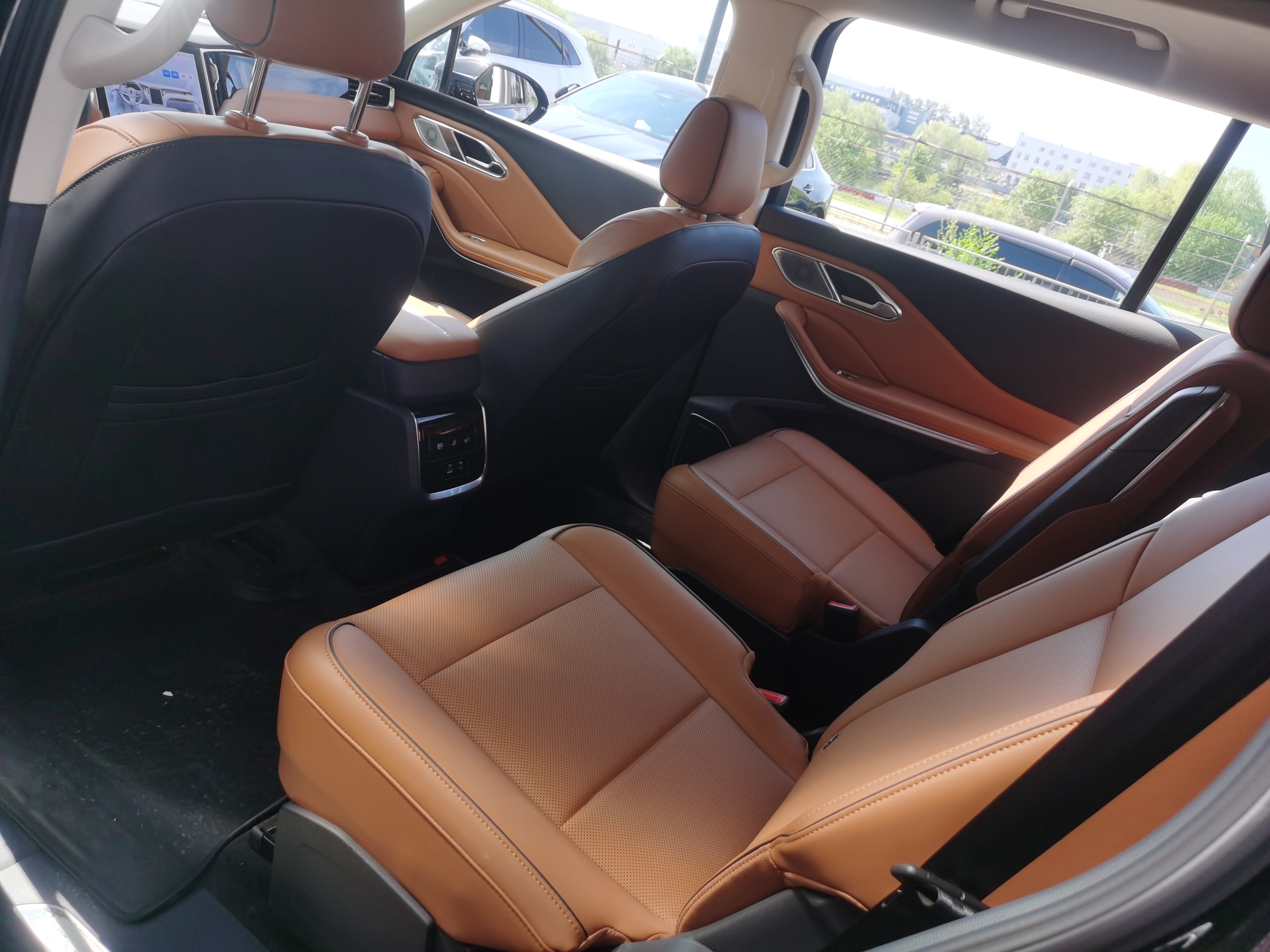 Hongqi HS7 PHEV 2024 2.0T-DHT4WDQichangEdition6-SeaterPHEV(China VI) thumbnail 7