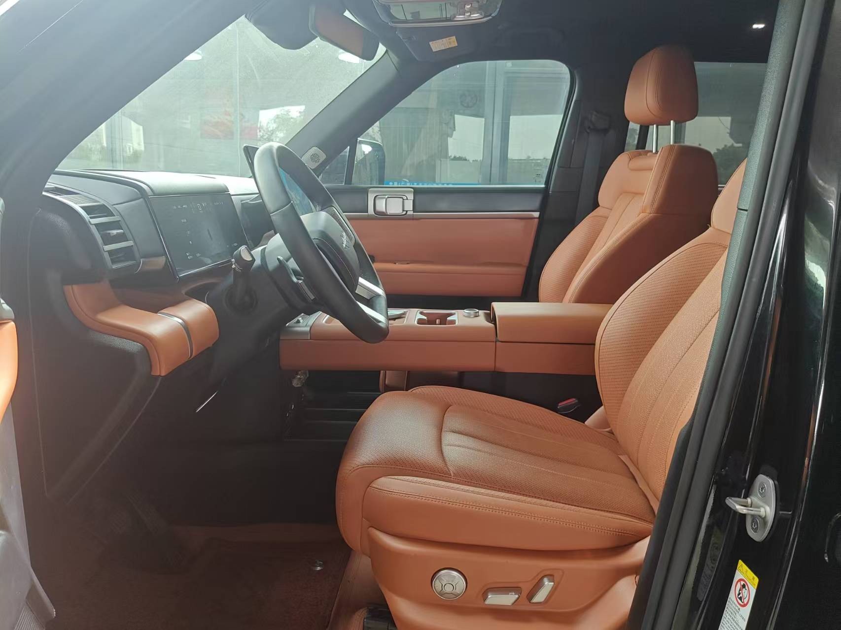 Fangchengbao Tai7 2025 1.5T-E-CVT4WD190KM-UltraEditionPHEV(China VI) thumbnail 4