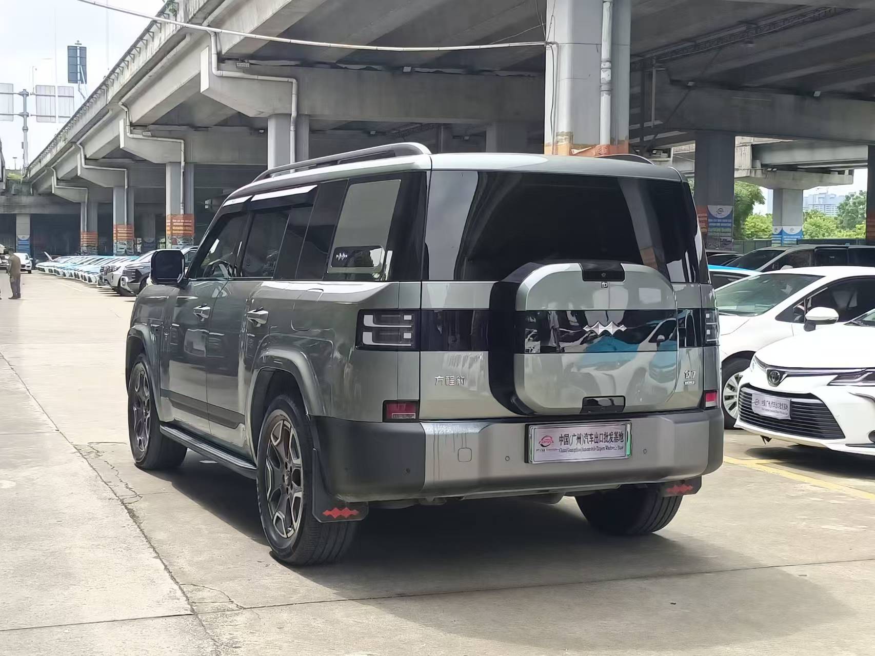 Fangchengbao Tai7 2025 1.5T-E-CVTFWD135KM-ProEditionPHEV(China VI) thumbnail 4