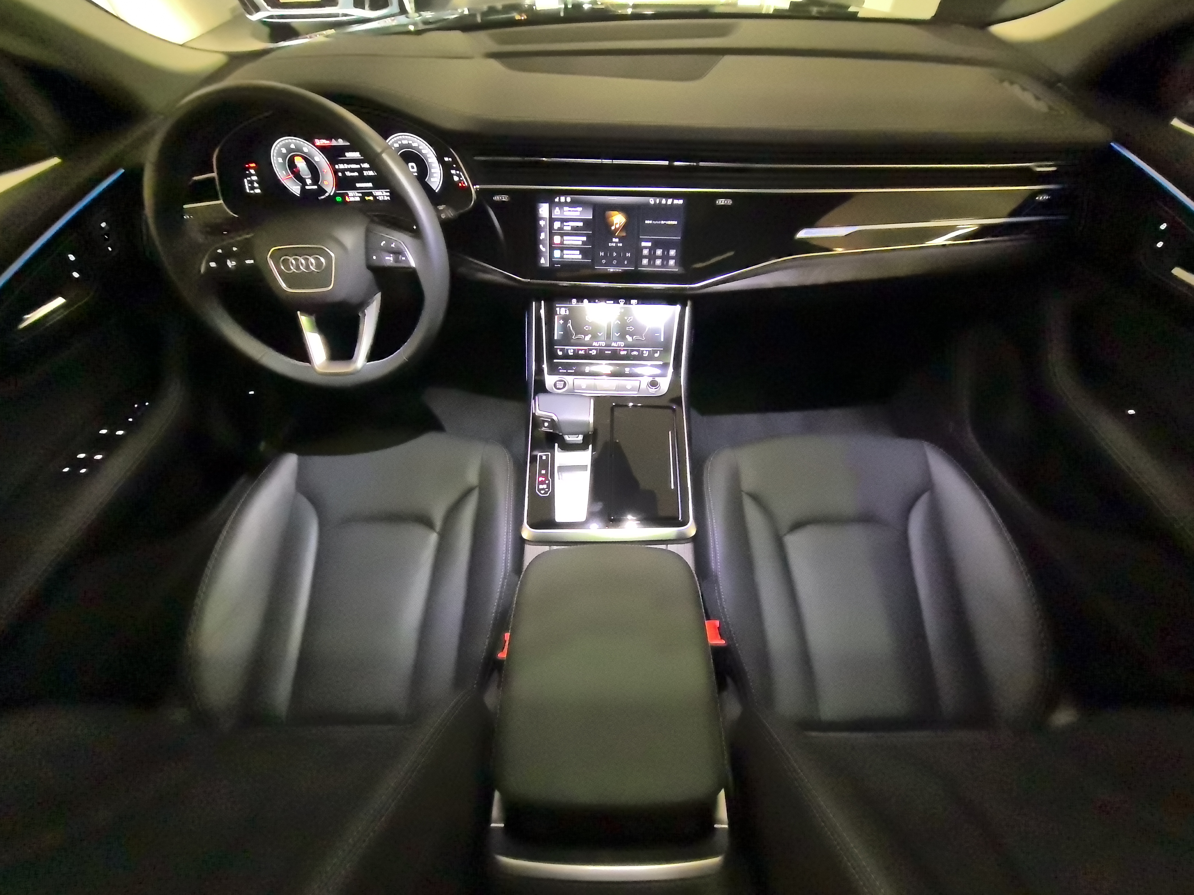 Audi Q8 2024 3.0T-A/MT4WD55TFSIHaohuadongganType48VQinghun thumbnail 9