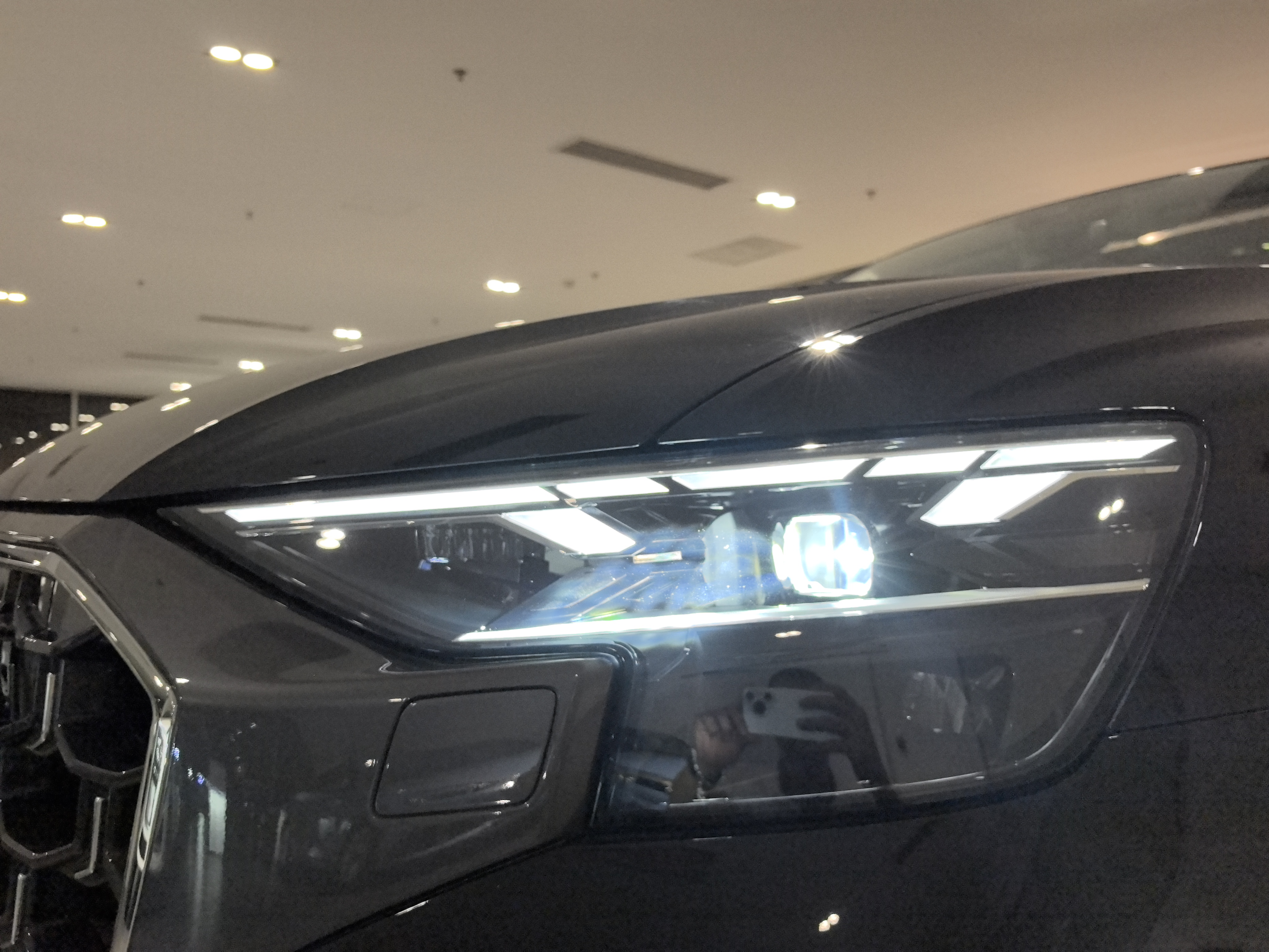 Audi Q8 2024 3.0T-A/MT4WD55TFSIHaohuadongganType48VQinghun thumbnail 17
