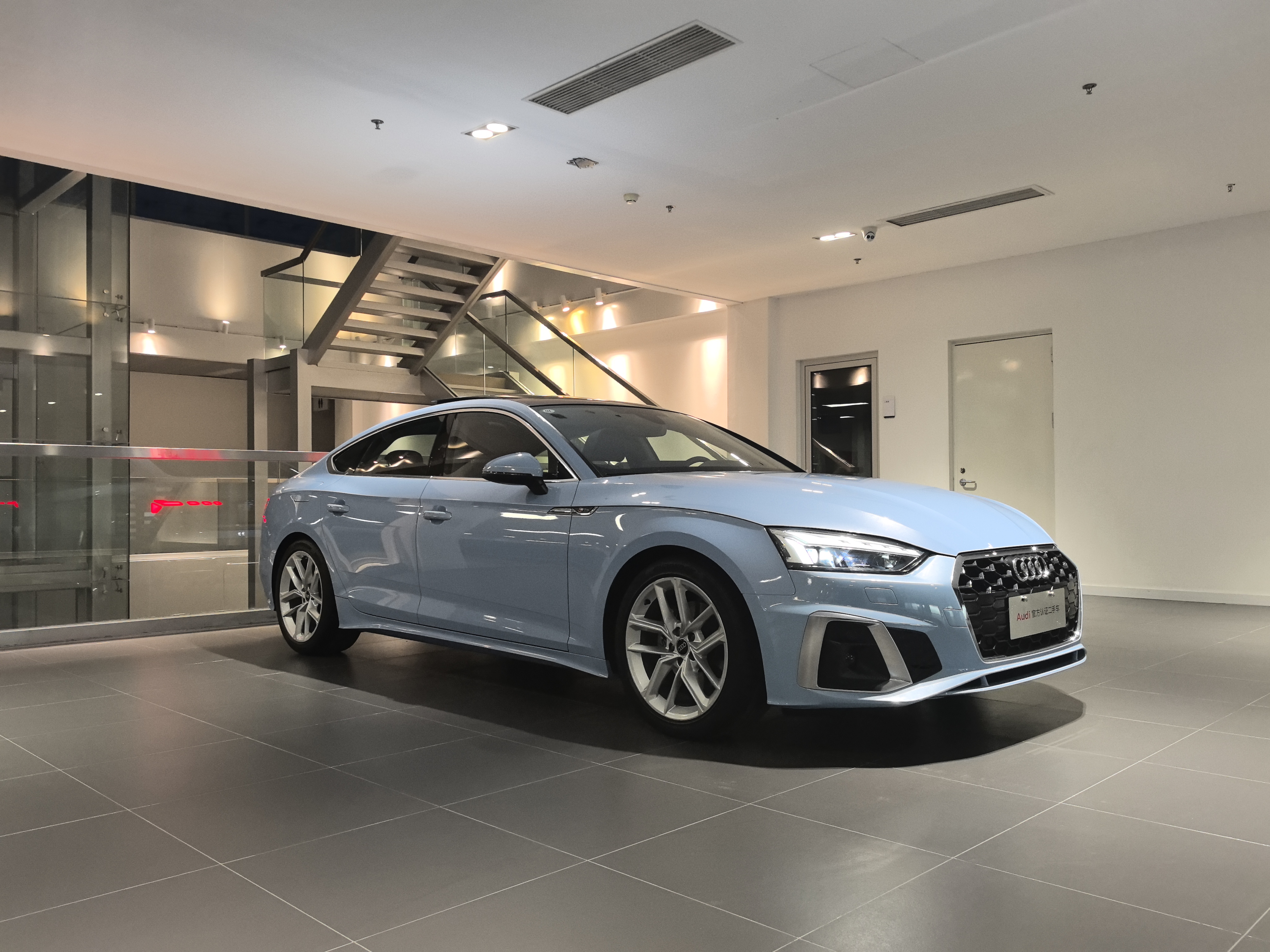Audi A5 Xianbeiban 2023 AodiA5Xianbei2.0T-A/MTFWD40TFSIShishangdongganTypeDCT thumbnail 3