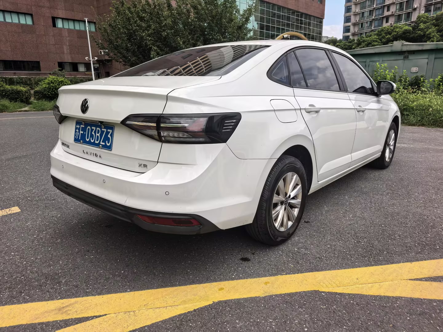 Volkswagen Lavida 2023 XR 1.5L Automatic, Xinyi Trim thumbnail 3