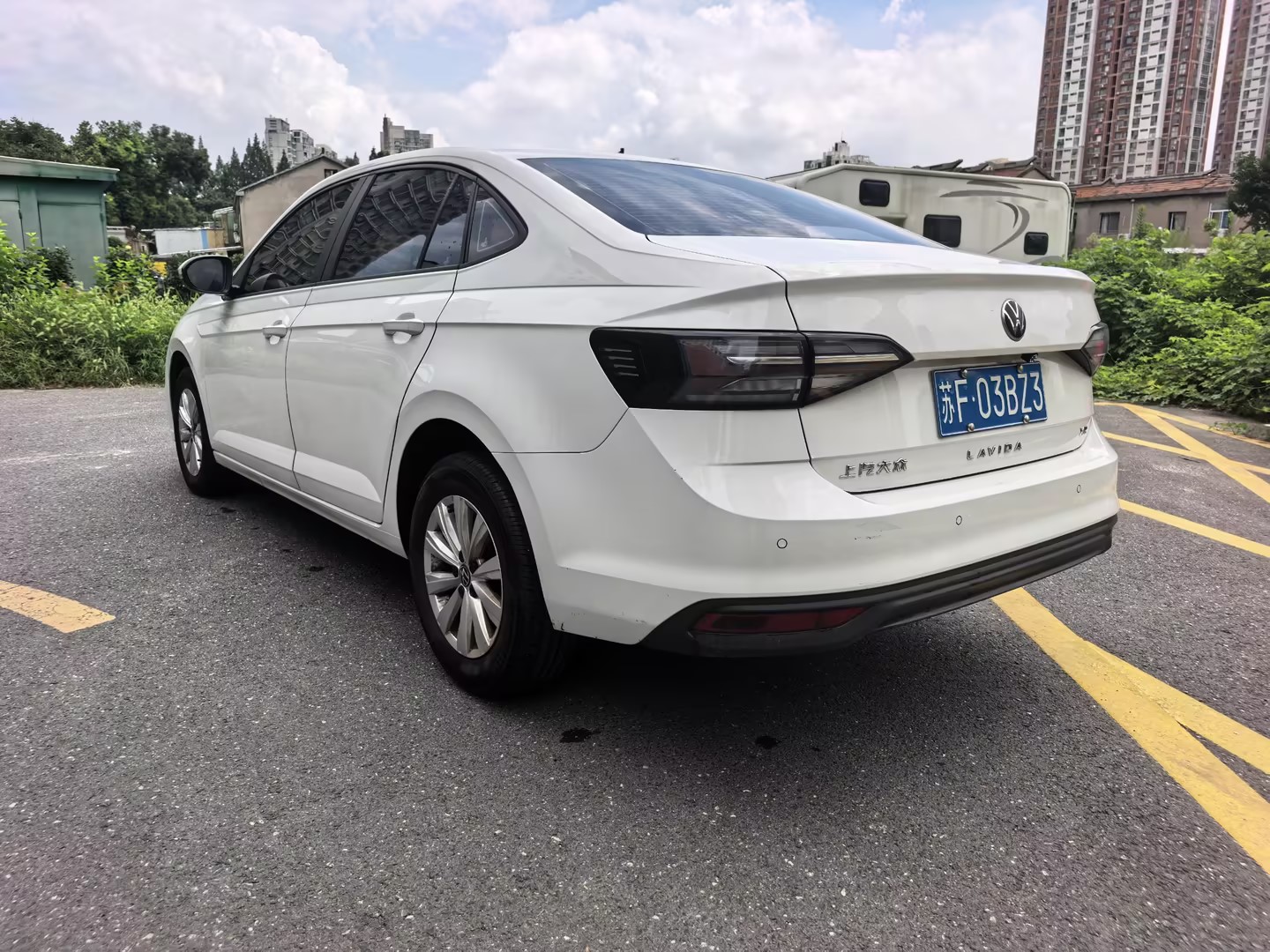 Volkswagen Lavida 2023 XR 1.5L Automatic, Xinyi Trim thumbnail 5
